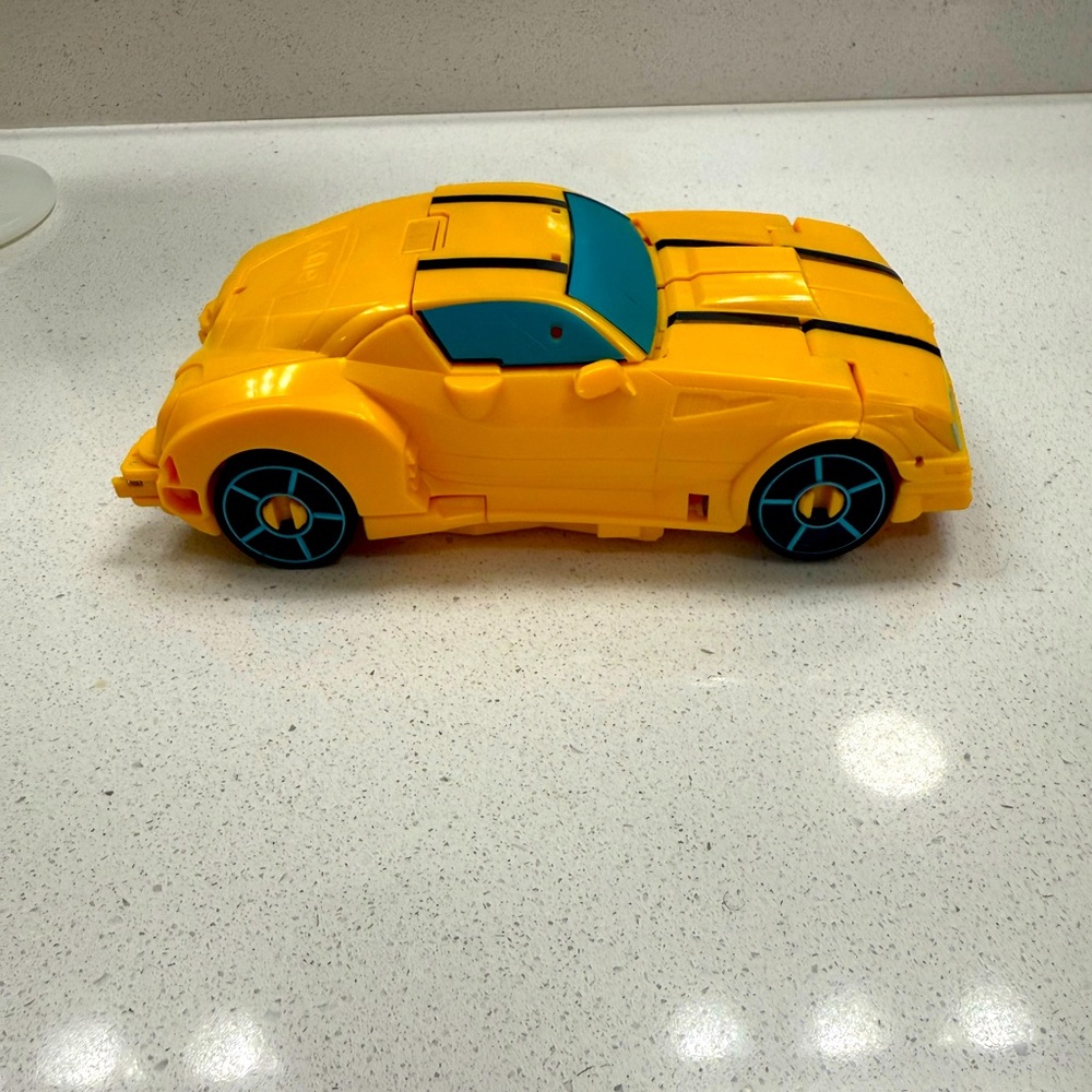 Transformers Bumblebee Cyberverse Adventures‎ Toy Action Figure Works with Sound